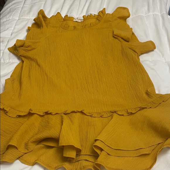 Entro Golden Textured Top - Picture 1 of 9